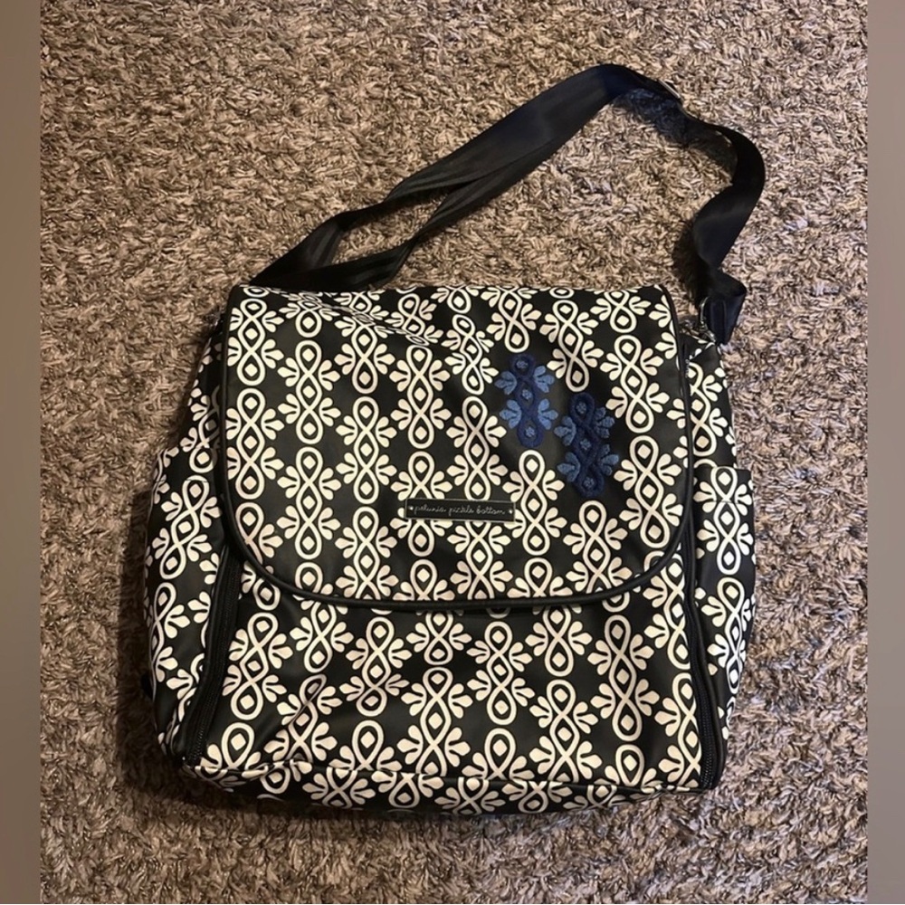 Petunia pickle bottom diaper bag - Picture 1 of 7